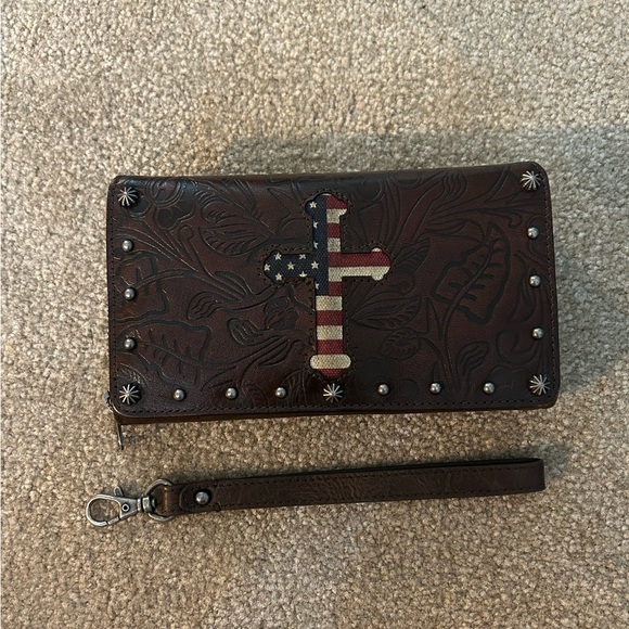 Shyanne Handbags - - Shyanne American Cross Wallet
